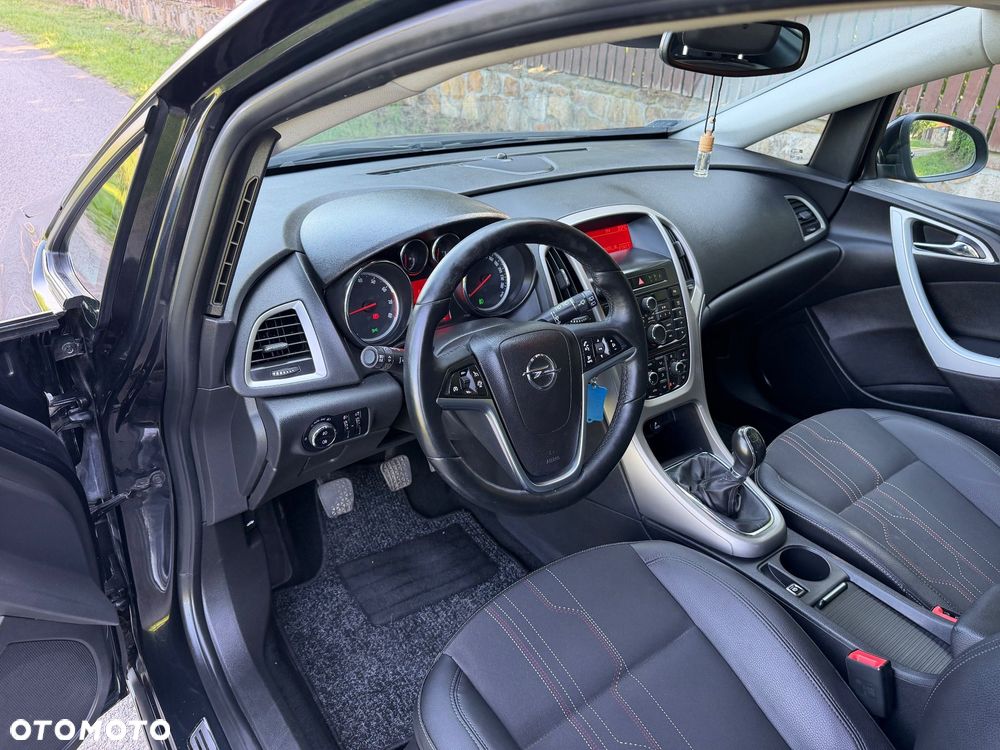 Opel Astra 1.4 Turbo 150 Jahre - 5