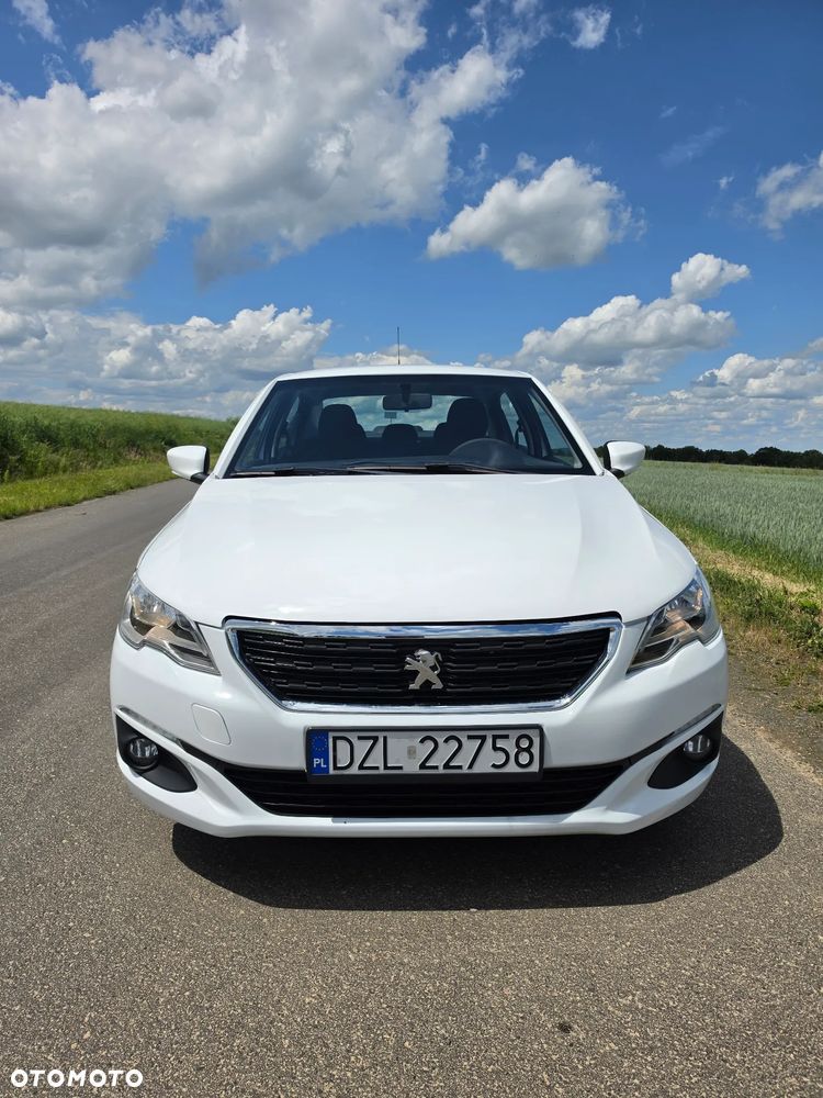 Peugeot 301 1.6 BlueHDi Active - 1