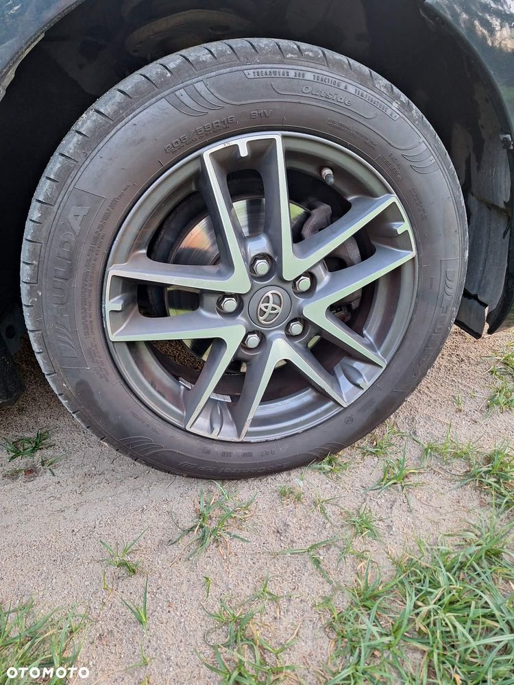 Toyota Auris 1.8 HSD Luna - 4
