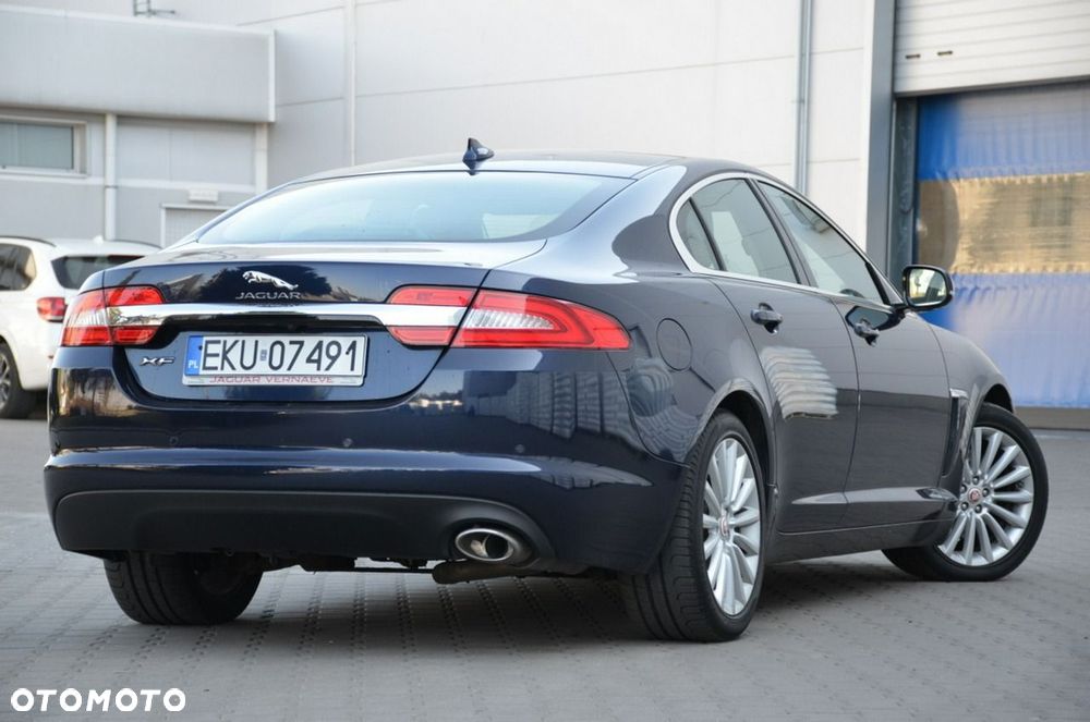 Jaguar XF - 21