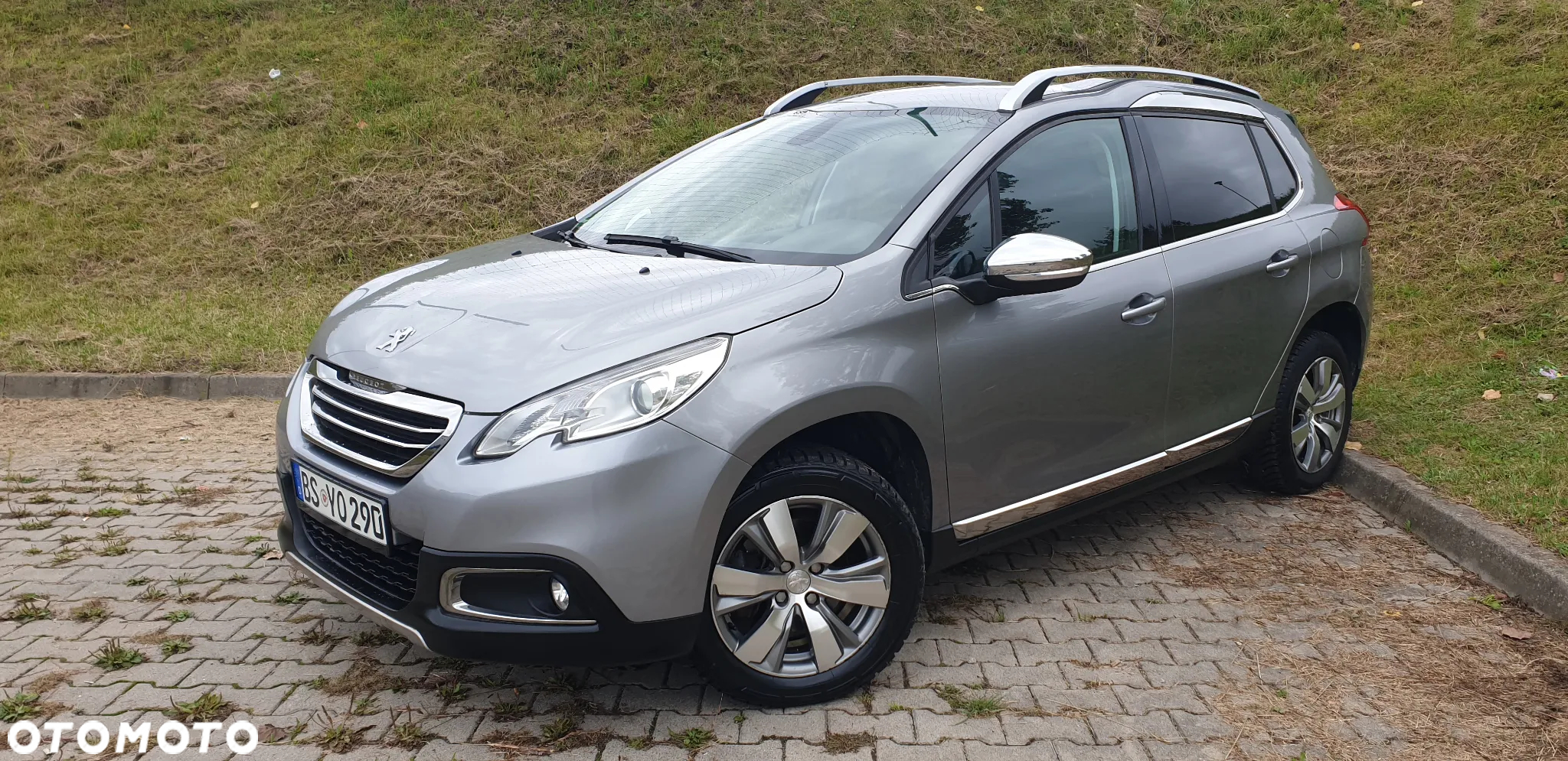 Peugeot 2008 1.6 e-HDi Allure S&S - 9
