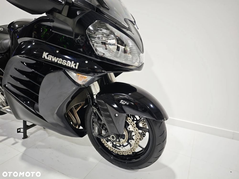 Kawasaki GTR - 6