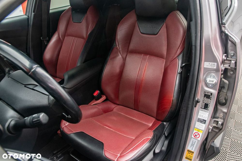 Toyota C-HR - 12