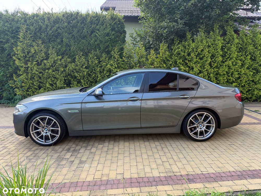 BMW Seria 5 520d xDrive - 9