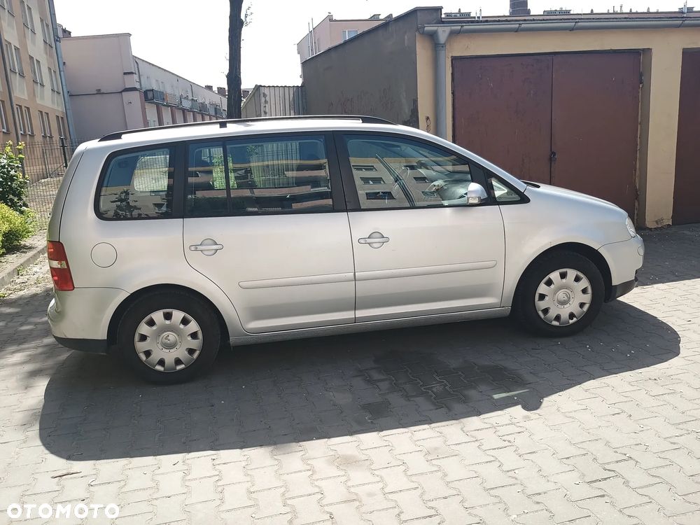 Volkswagen Touran 1.6 Q-Line - 9