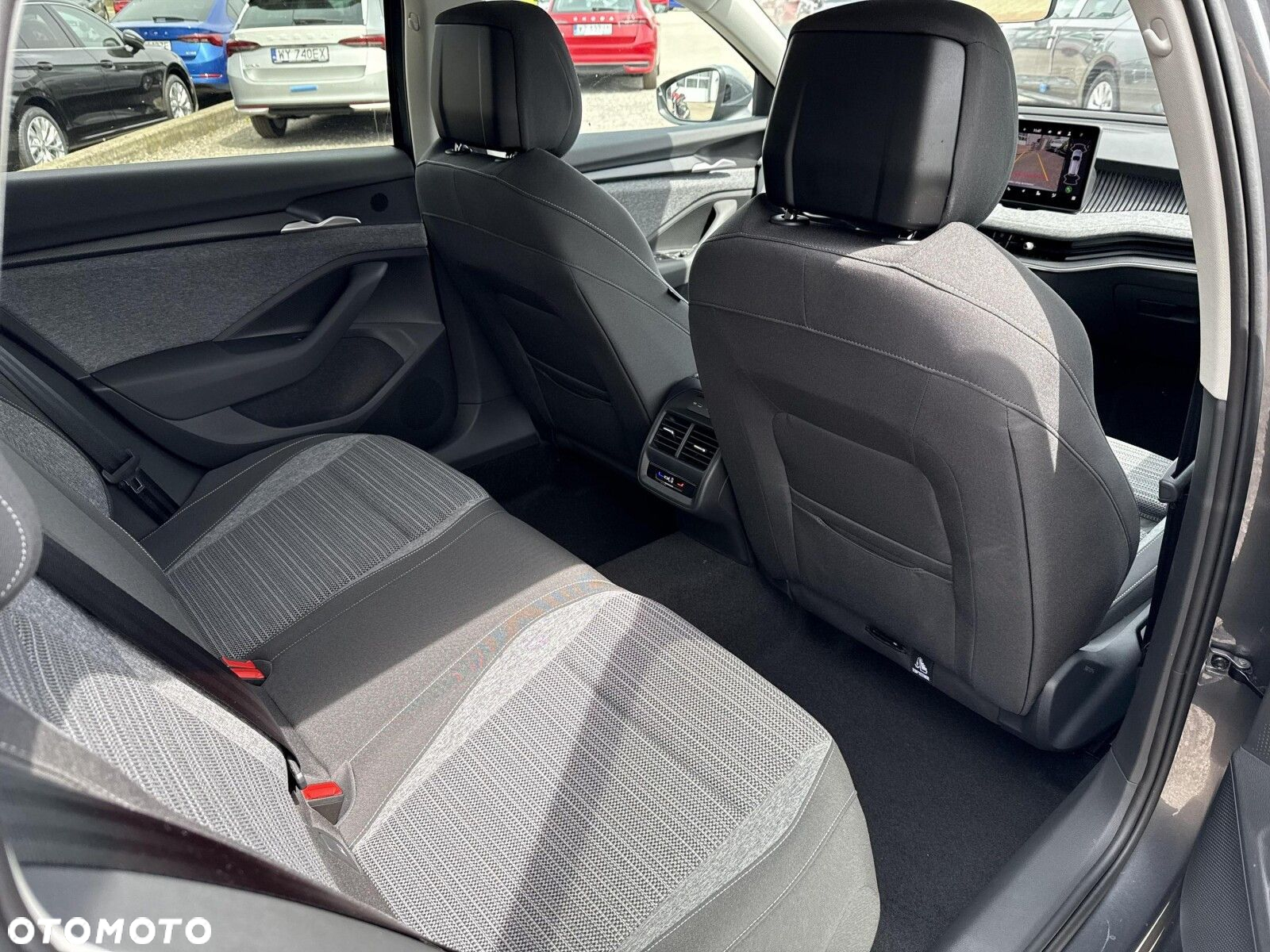 Skoda Superb 1.5 TSI mHEV Selection DSG - 25