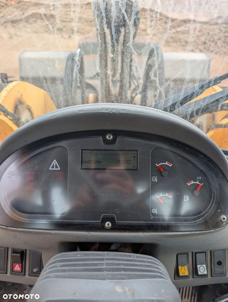 Volvo L180E - 9