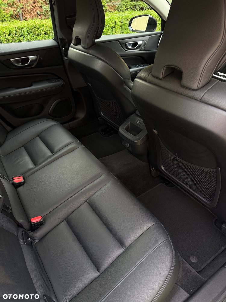 Volvo S60 B5 B AWD Plus Dark - 12