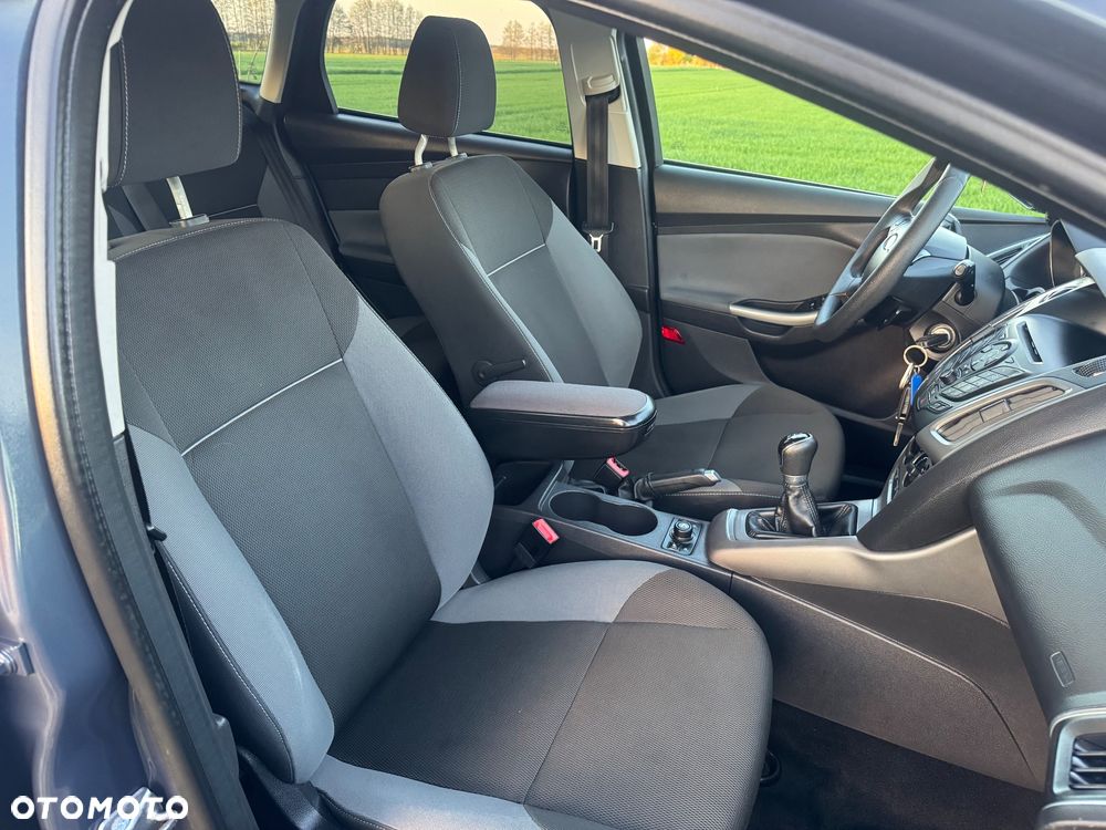 Ford Focus 1.6 Edition - 21