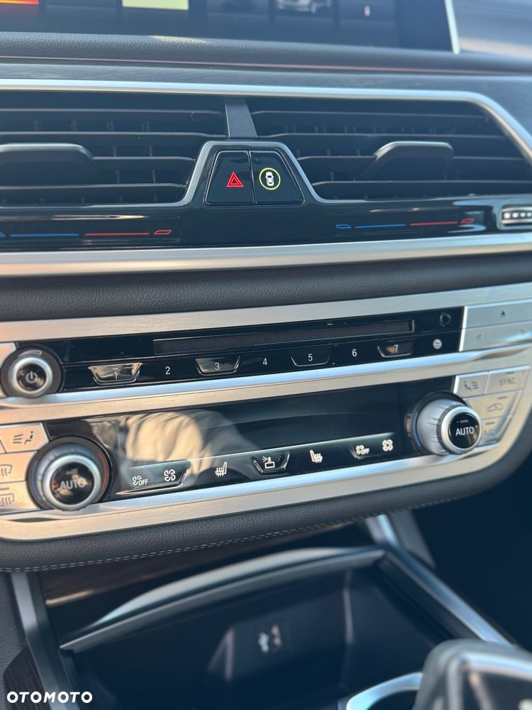 BMW Seria 7 - 37