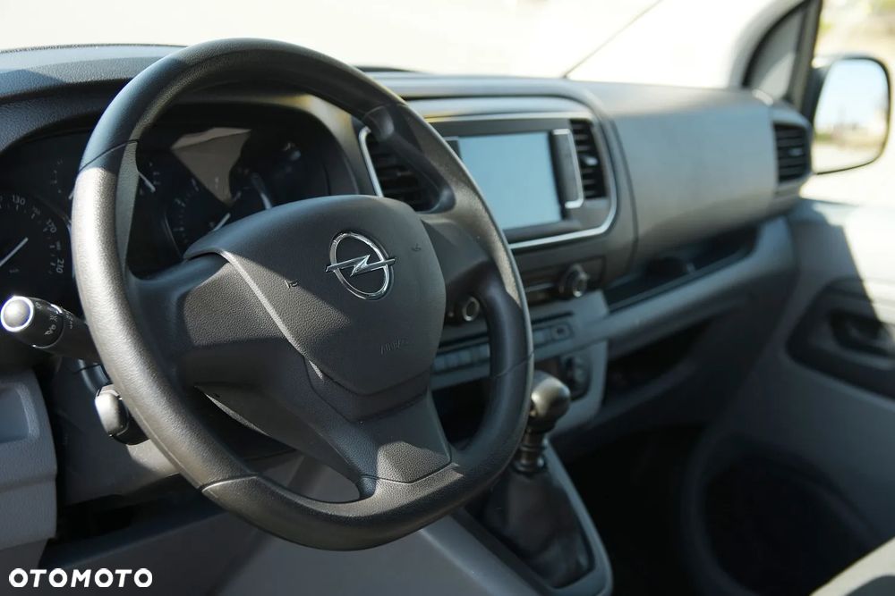 Opel Vivaro - 17