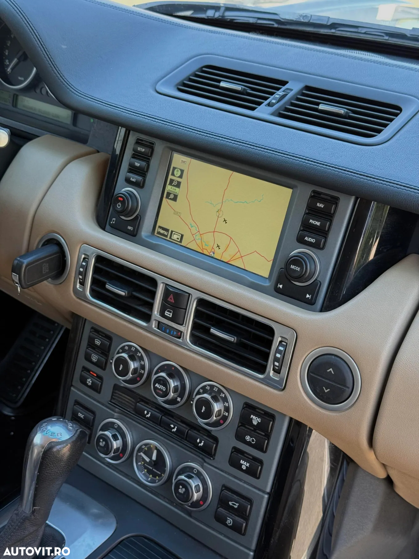 Land Rover Range Rover 4.2 V8 SuperCharged Aut - 11