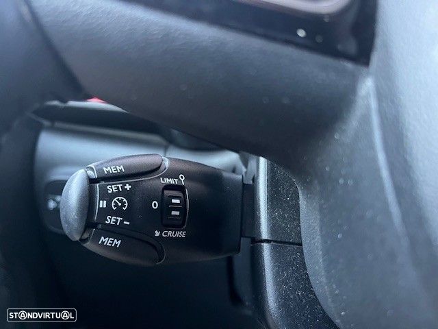 Citroën C3 1.2 PureTech Shine EAT6 - 10
