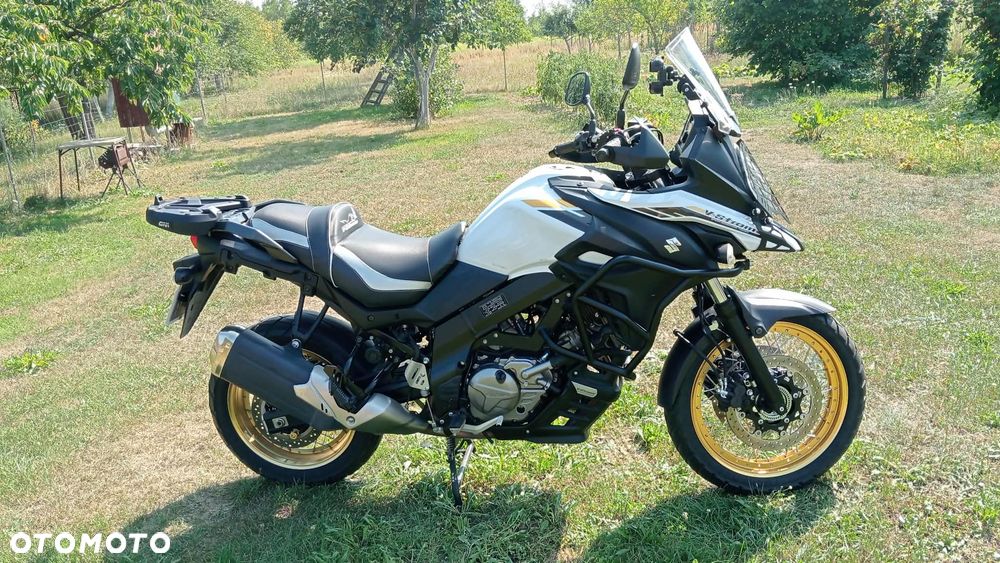 Suzuki V-STROM - 1