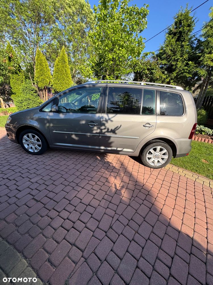 Volkswagen Touran 2.0 TDI DPF Highline - 7