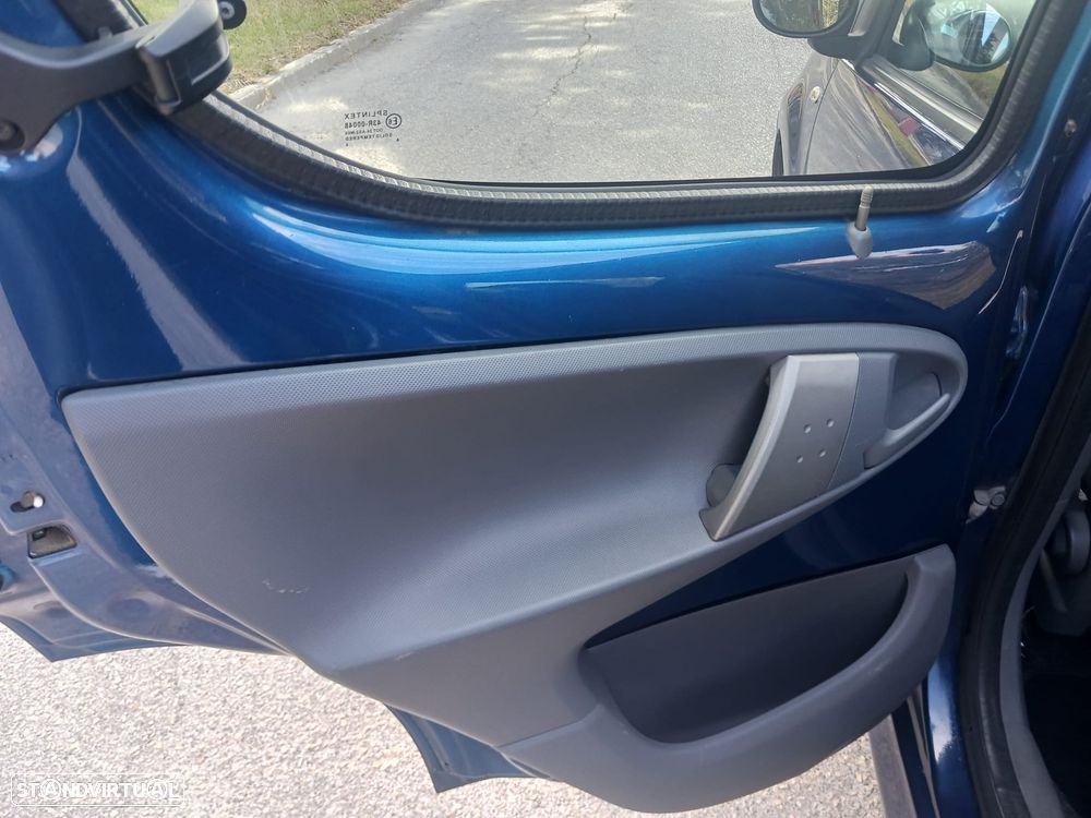Peugeot 107 1.0 Trendy - 25