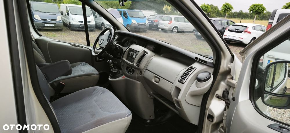 Opel Vivaro - 8