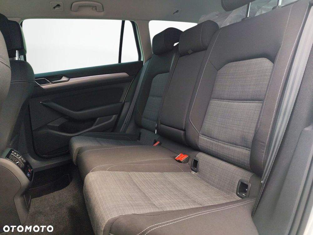 Volkswagen Passat - 14