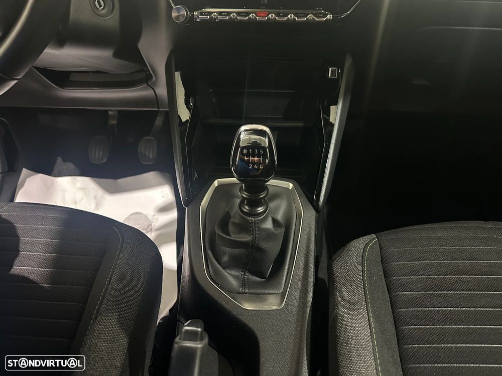 Peugeot 2008 1.2 PureTech Active - 9