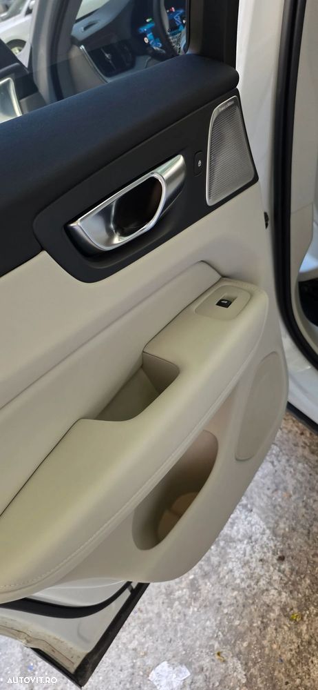 Volvo XC 60 T8 AWD AT PHEV Ultra Dark - 10