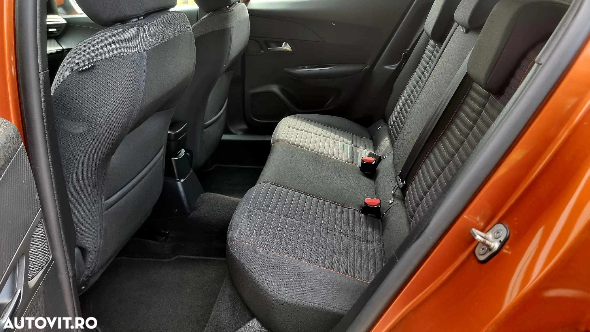 Peugeot 2008 PureTech 130 EAT8 Allure - 18