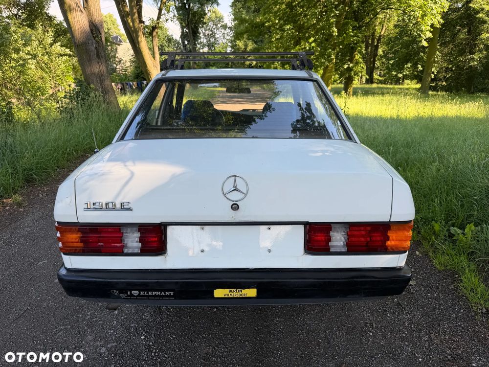 Mercedes-Benz W201 (190) - 11