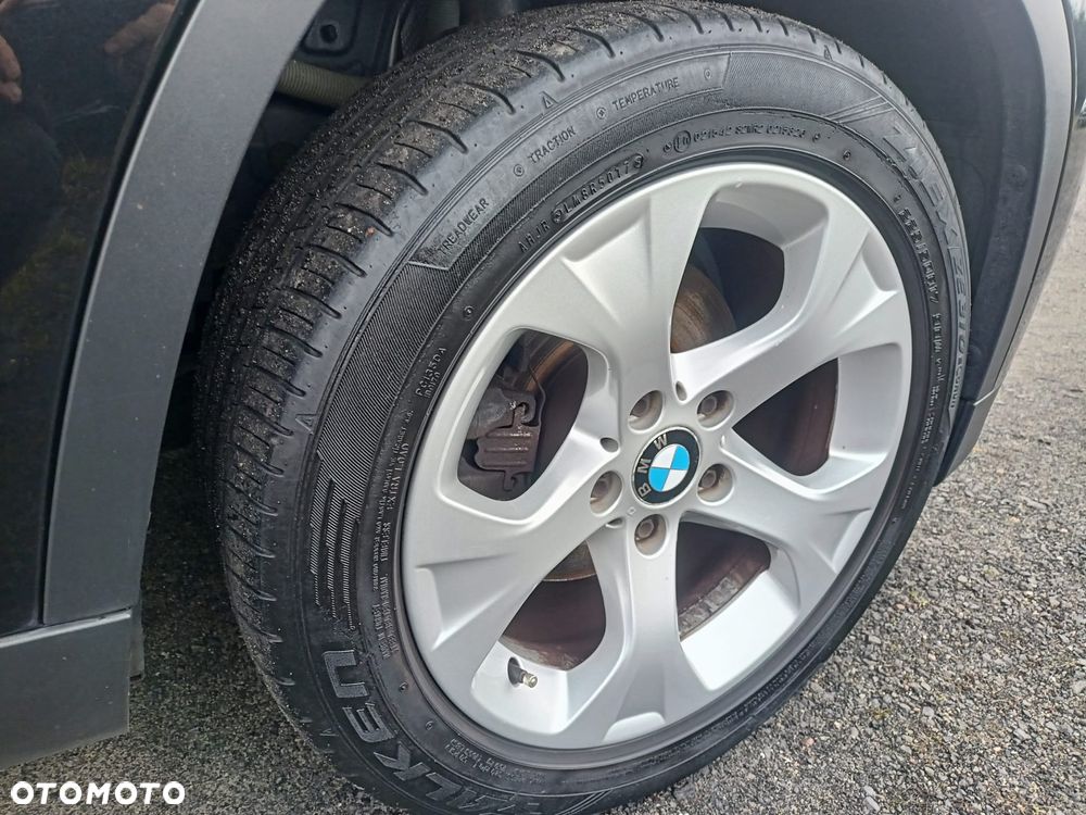 BMW X1 sDrive18i Sport Line - 18