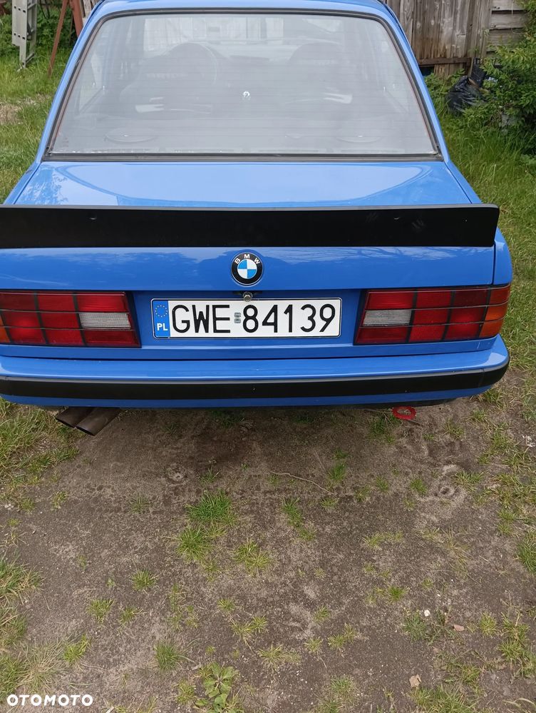 BMW Seria 3 325i - 4