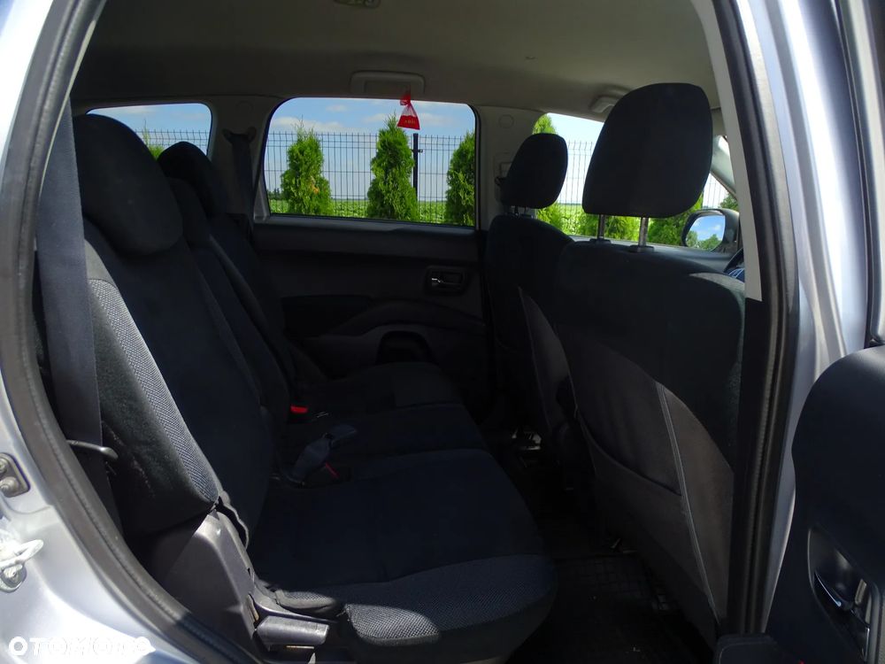 Mitsubishi Outlander 2.0 DID Instyle - 13