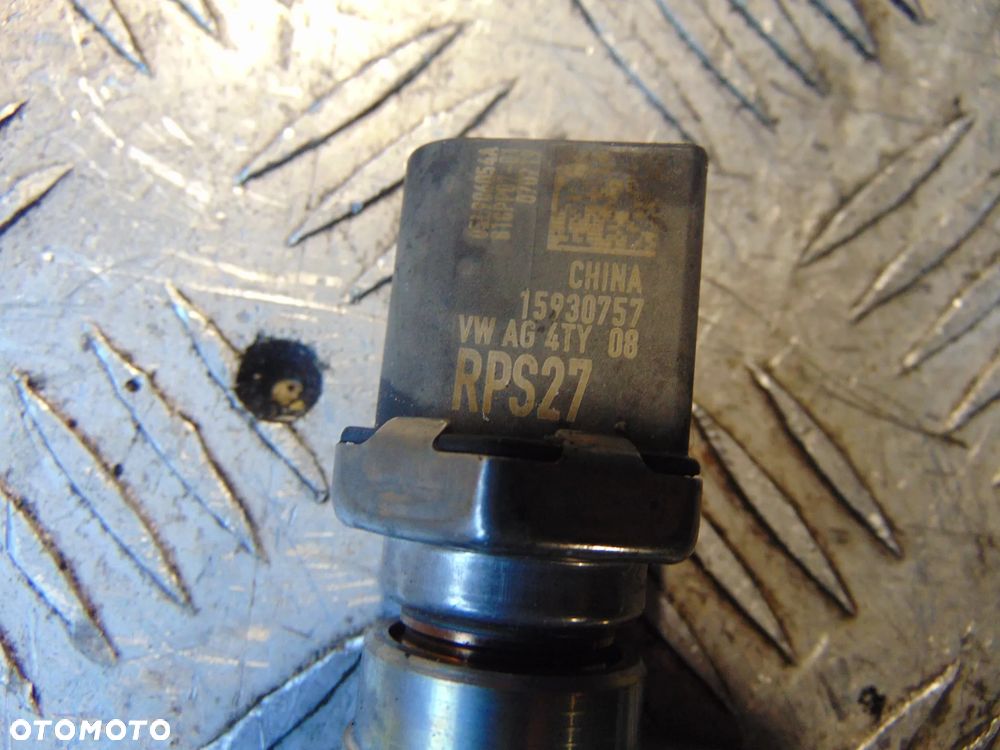 Listwa wtryskowa Audi a4 b9 2,0 TDI 05L130089C - 4