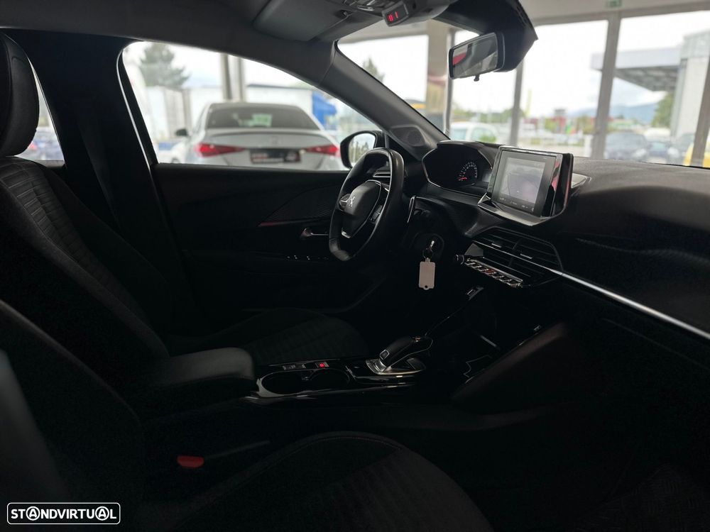 Peugeot 208 - 28