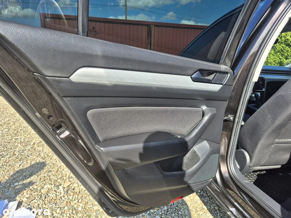 Volkswagen Passat 2.0 TSI Business DSG - 8