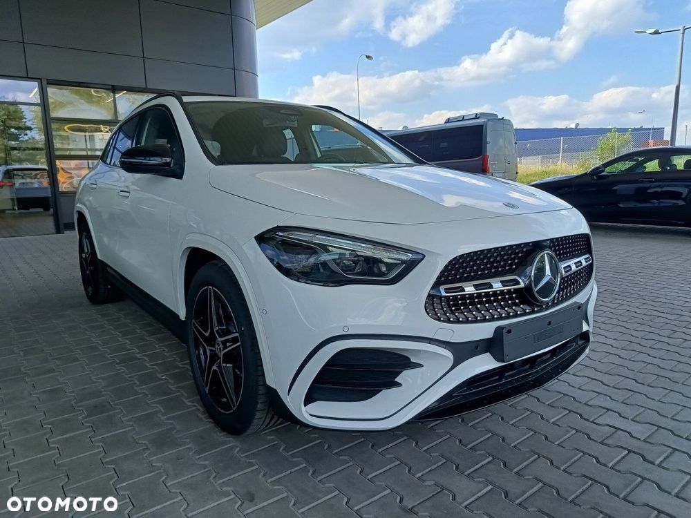 Mercedes-Benz GLA - 4