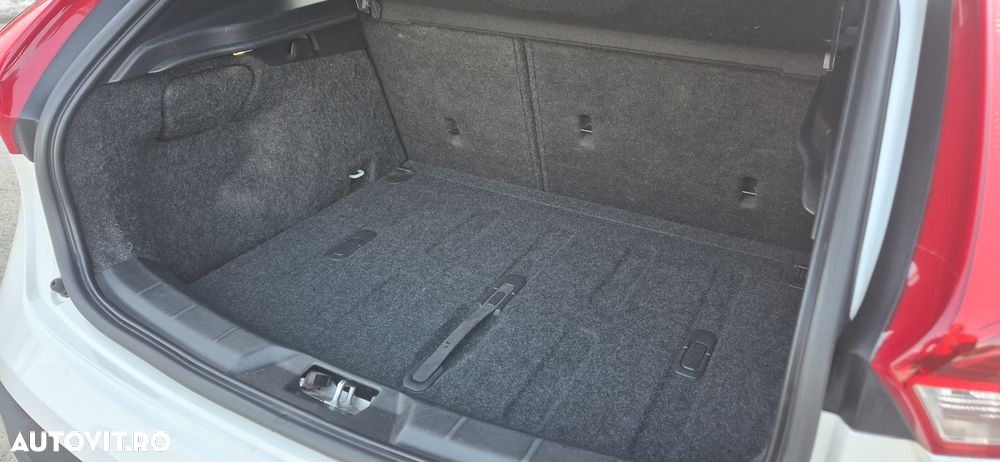 Volvo V40 D3 Momentum - 39