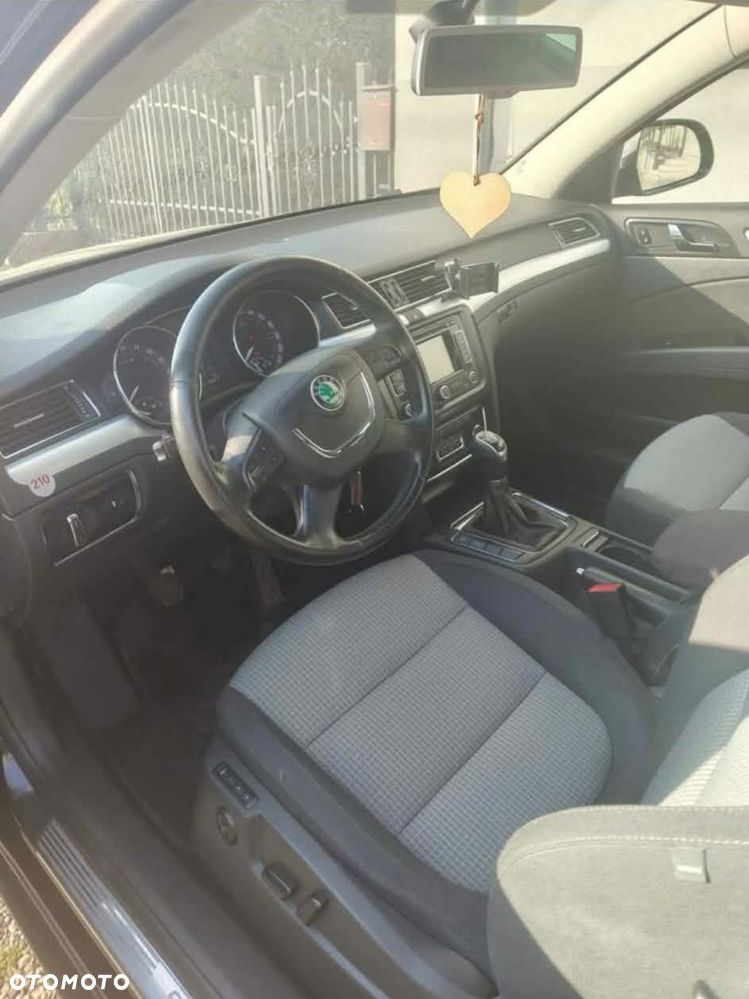 Skoda Superb 2.0 TDI Ambition - 11