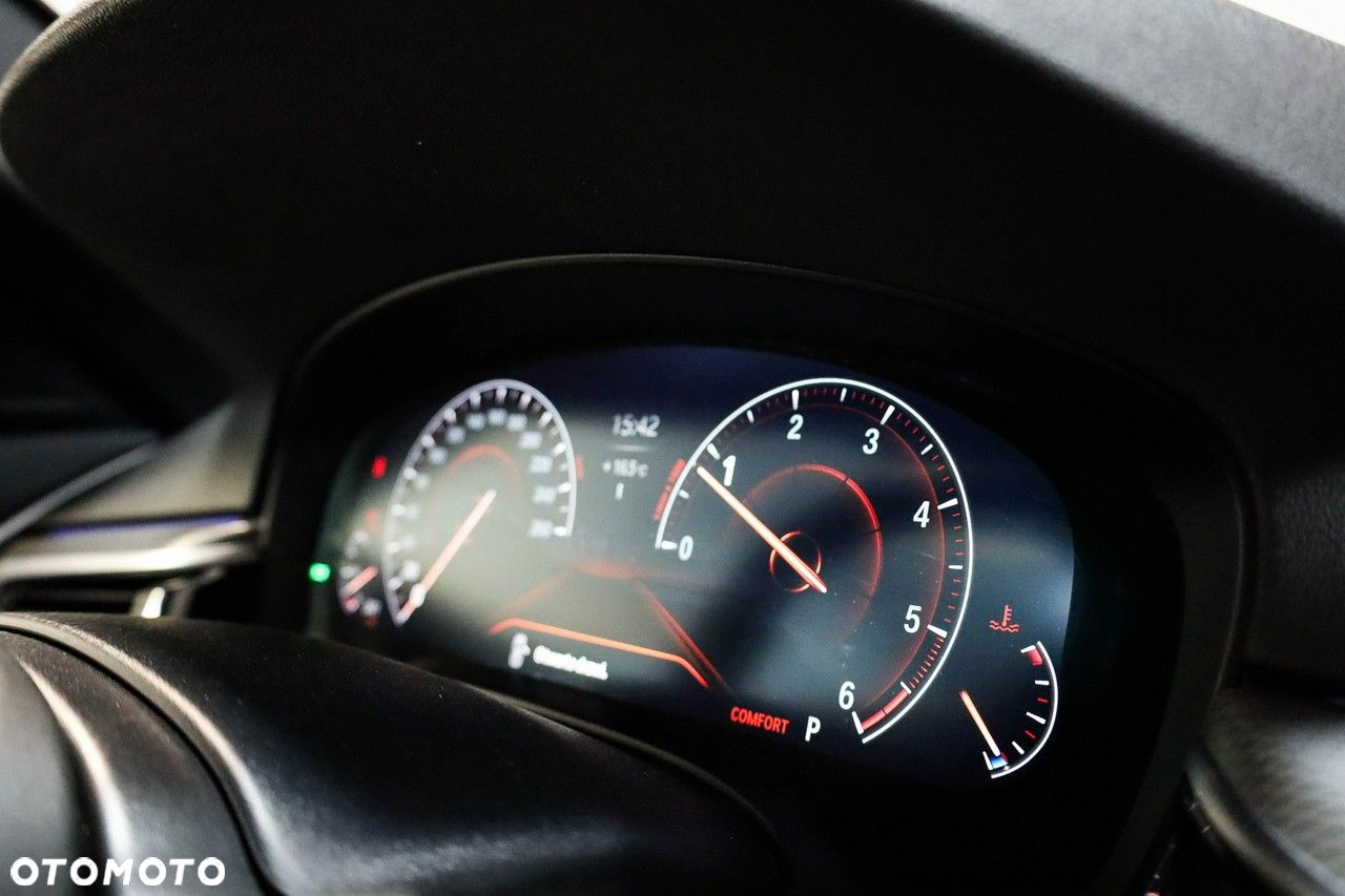 BMW Seria 5 520d xDrive M Sport sport - 20