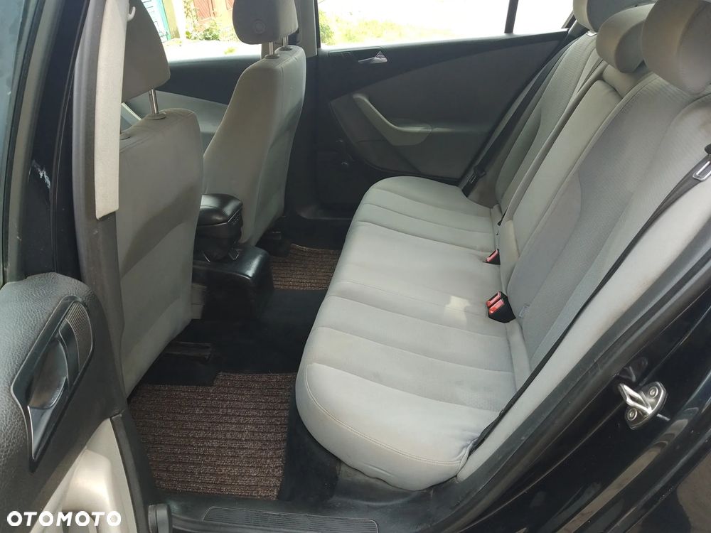 Volkswagen Passat 1.9 TDI Comfortline - 18