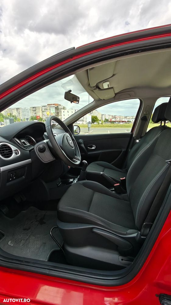 Renault Clio III 1.2 16V Dynamique - 13