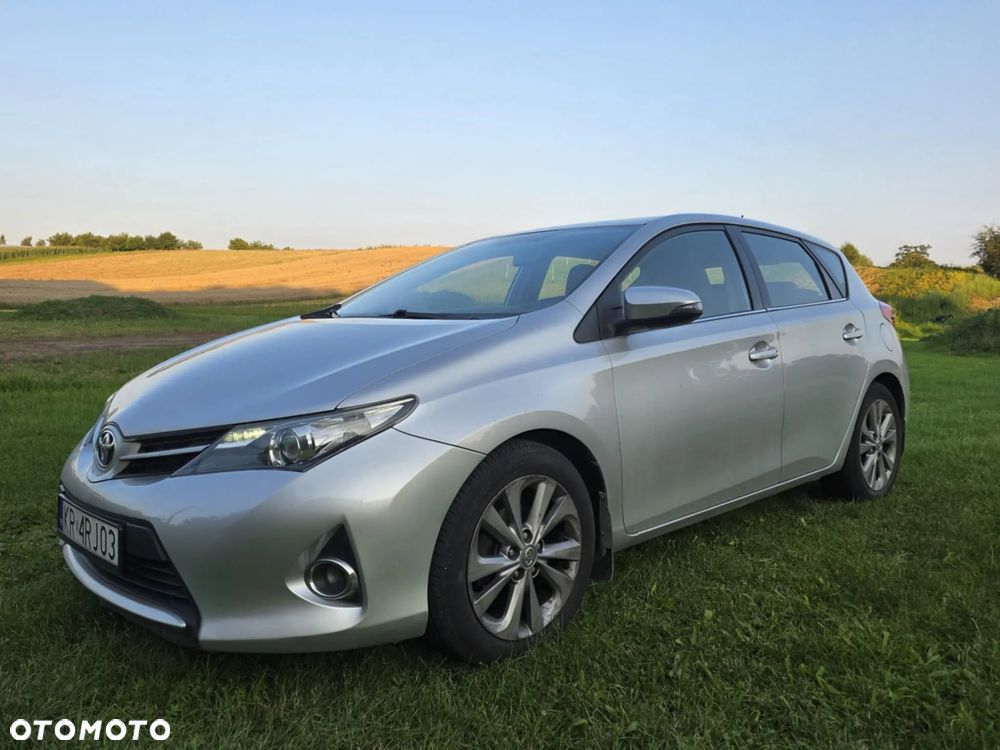 Toyota Auris 1.6 Premium MS - 2