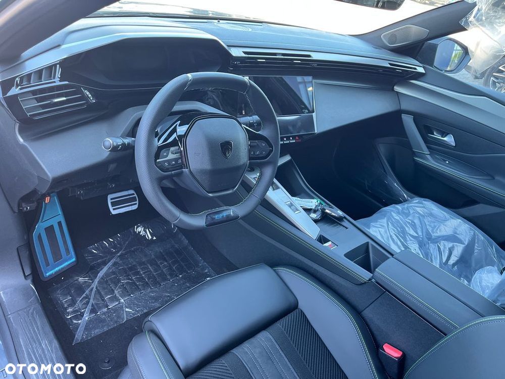 Peugeot 308 - 8