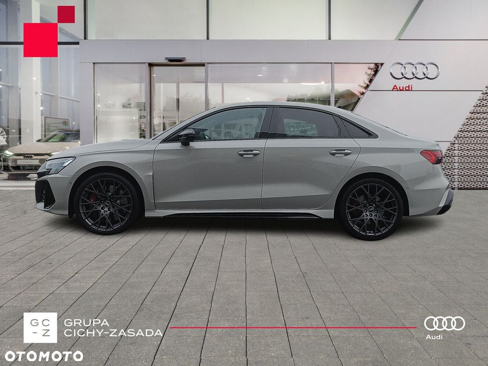 Audi RS3 Limousine - 4