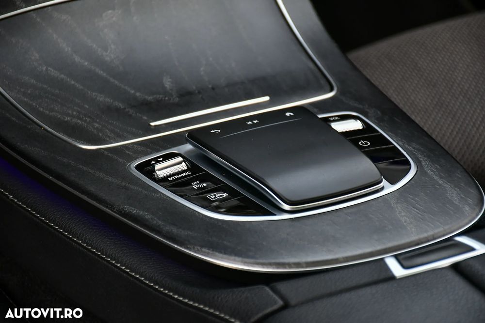 Mercedes-Benz E 300 de Aut. - 20