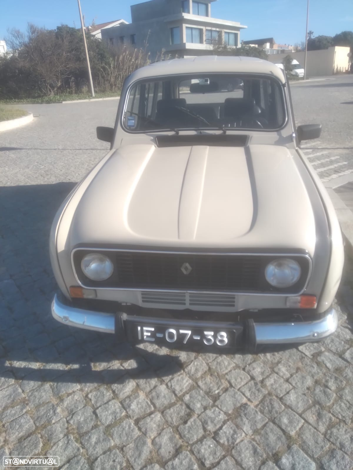 Renault 4 - 5