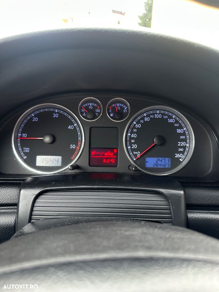 Volkswagen Passat 1.9 TDI Comfortline - 5