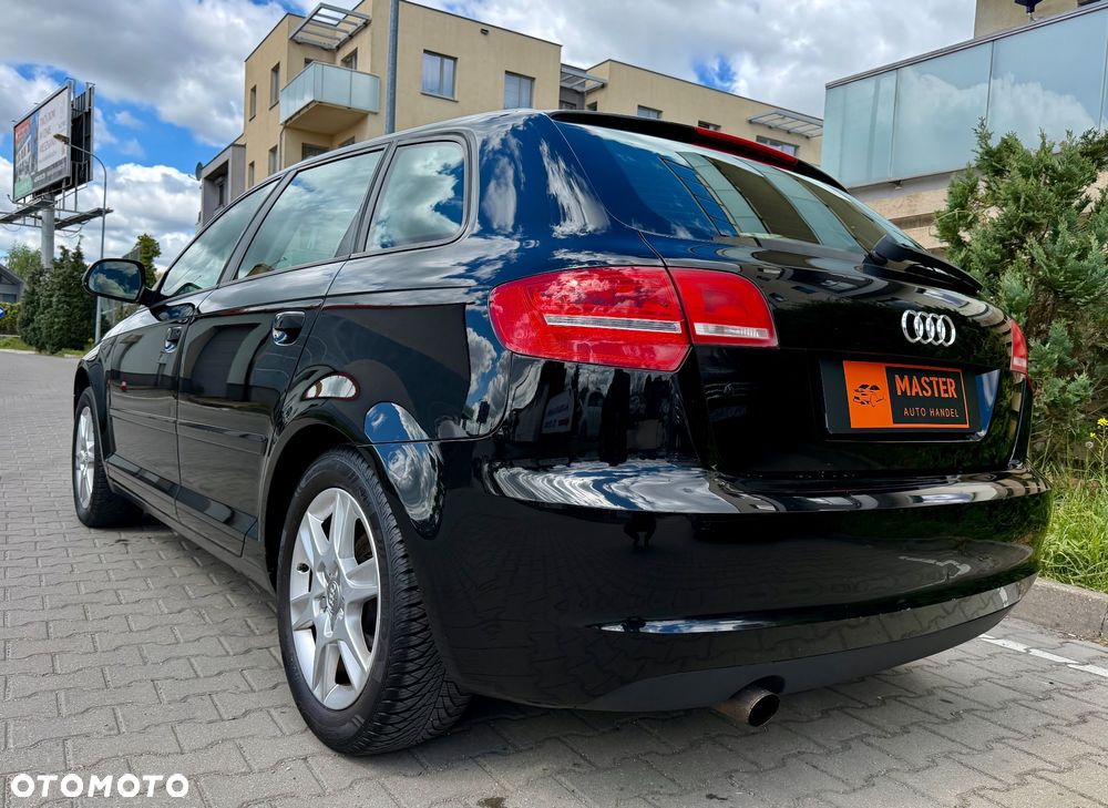 Audi A3 Sportback 1.6 Ambiente - 4