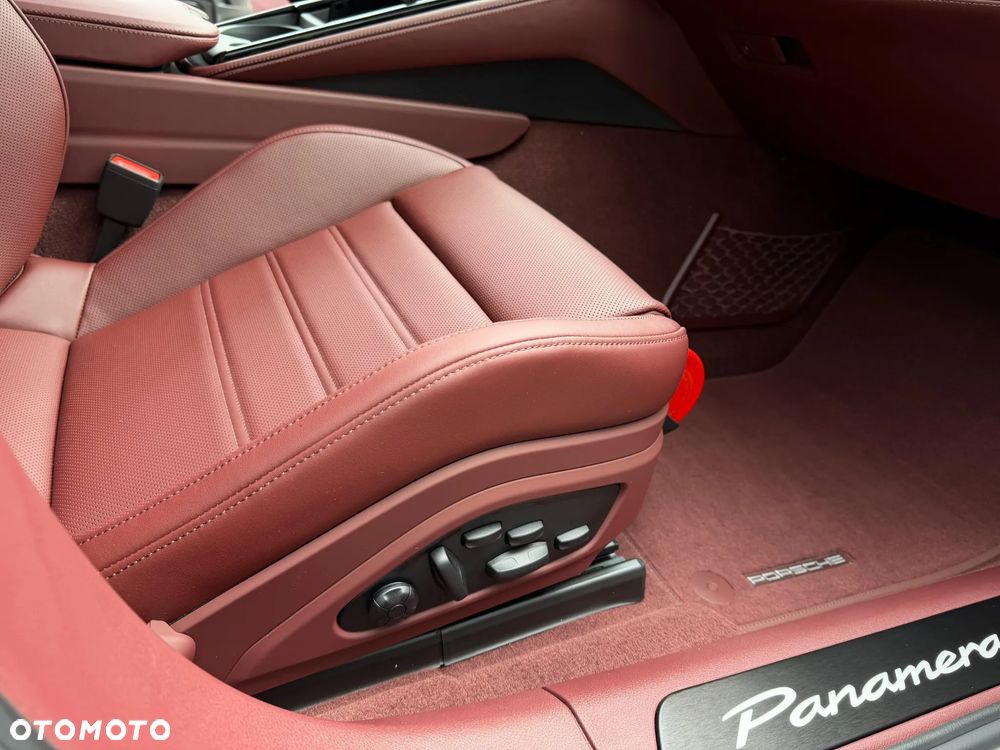 Porsche Panamera 4 - 34
