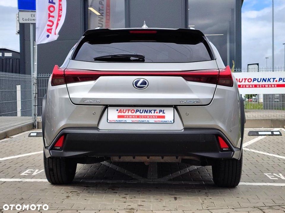Lexus UX - 39