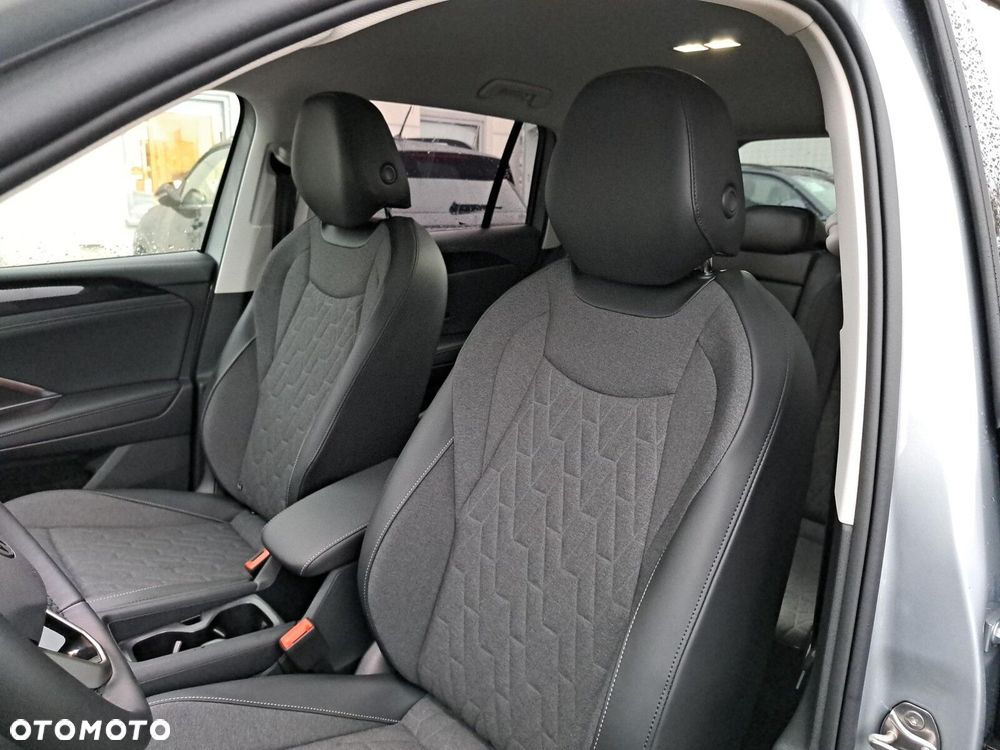 Volkswagen Tiguan - 11