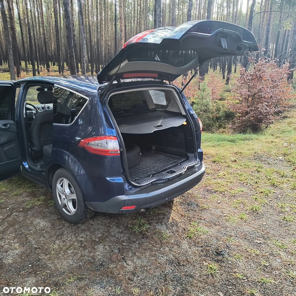 Ford S-Max - 11