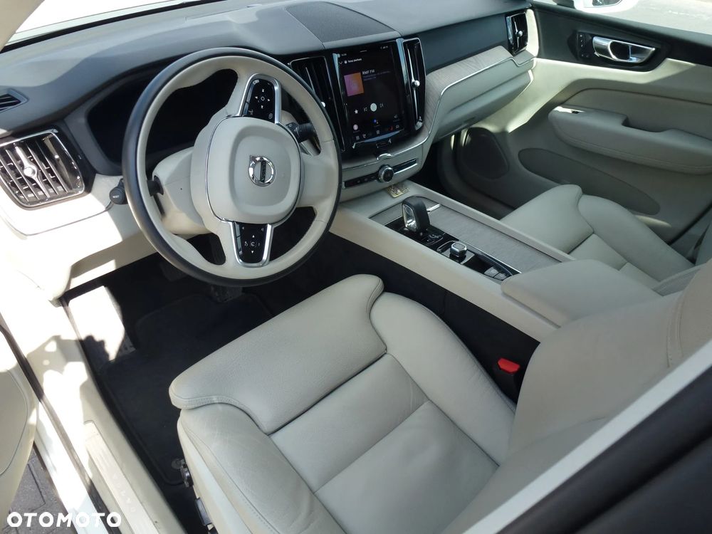 Volvo XC 60 B4 B Plus Bright - 8